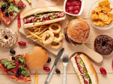 Refeições calóricas à noite podem aumentar risco de diabetes e problemas no coração