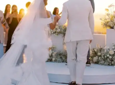 Influencer de São José viraliza ao casar de madrugada no heliponto do Colinas