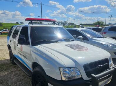 PM apreende viaturas falsas usadas para gravação de série em Tremembé