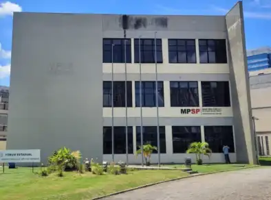 Justiça condena homem a 26 anos por morte em boate de São José