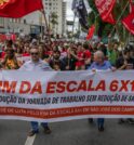 Manifestação pelo fim da escala 6×1 aconteceu nesta sexta (15), em…