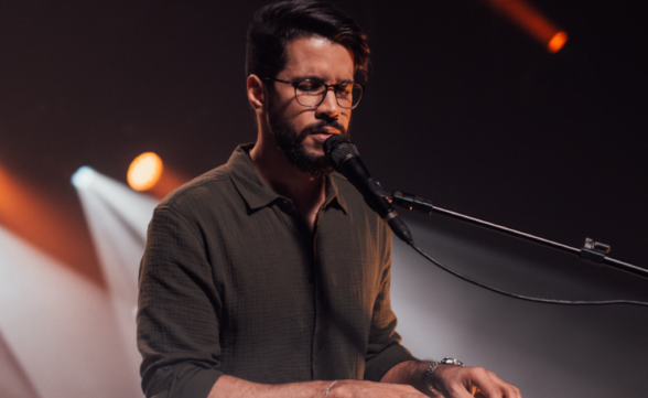 Gabriel Guedes se apresentará hoje na Igreja da Cidade em São José