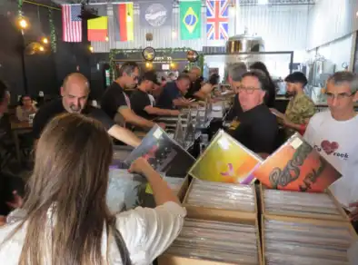 Maior Feira de Discos da região realiza edição especial de Natal em SJC