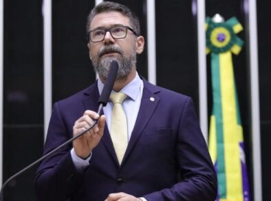 Deputado sugere acabar com feriados no Brasil