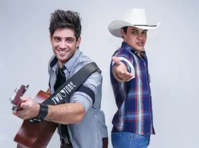 Talis e Welinton fazem show gratuito no Centro da Juventude