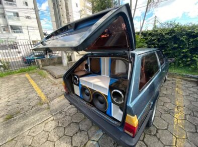 Adegas são interditadas em operação contra bailes funk em São José