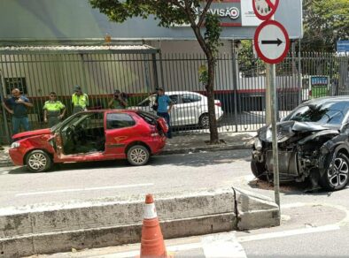 Acidente deixa dois feridos na Zona Sul de São José