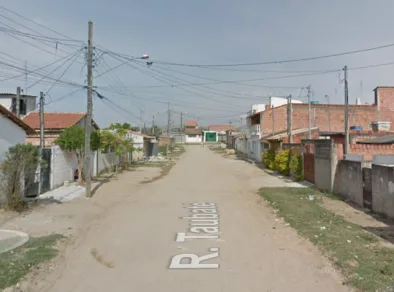 Criança morre após ser atropelada na garagem de casa em Potim