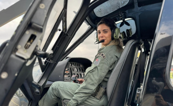 Delegada de SP é a primeira mulher a pilotar helicóptero da Polícia Civil