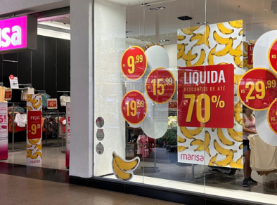 Lojas do Serramar Shopping trazem descontos de até 70% em produtos, além de itens para volta às aulas