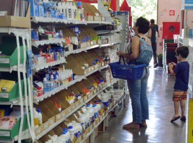 Procon de São José dá dicas para compra de material escolar
