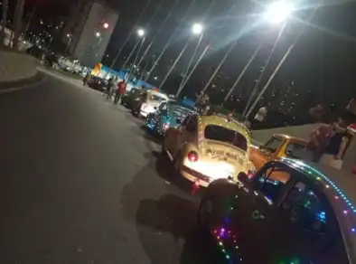 Exposição de Fuscas é realizada no Shopping Jardim Oriente em São José