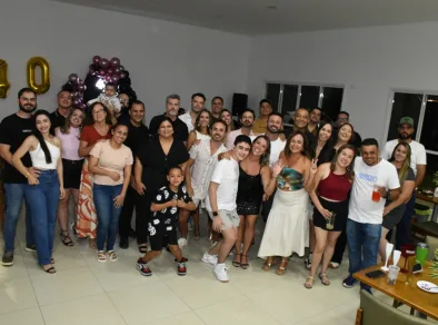 Carla Fabrícia Domiciano Comemora Aniversário em Festa Intimista com Amigos e Familiares