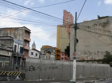Ministro do STF dá 24h para o prefeito de SP explicar o muro construído na Cracolândia