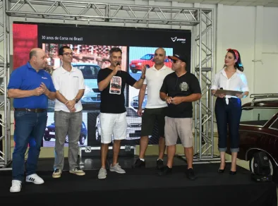 Corsa será a estrela do “Possante Novo 2025” no ano em que a Veibras celebra 100 anos da Chevrolet no Brasil