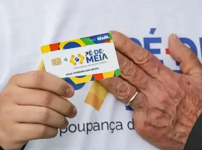 Tribunal de Contas da União bloqueia R$ 6 bi do Pé-de-Meia