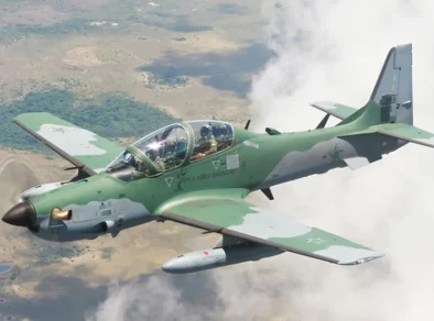 Embraer anuncia venda de 5 aviões caças para o Uruguai