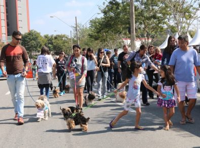 Jacareí promove ‘Cãominhada’ na ETEC Cônego José Bento