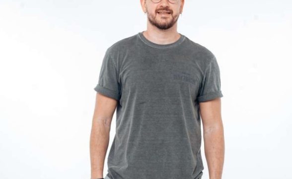 Afonso Padilha faz show de stand-up no Teatro Colinas em São José