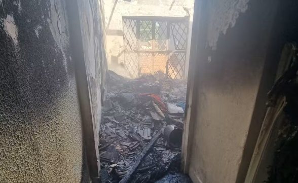 Incêndio atinge casa em Jacareí