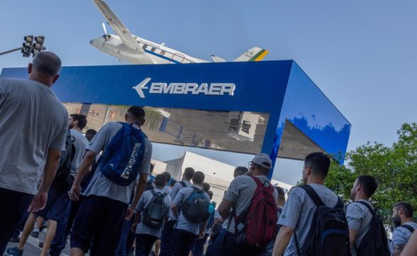 Os trabalhadores da Embraer não aceitam a volta ao trabalho presencial e devem se reunir em assembleia amanhã