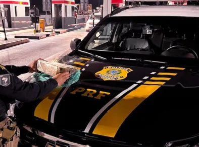 PRF prende casal com 5 kg de maconha na Dutra em Jacareí