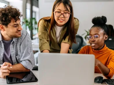 Programa BEEM: auxílio de até R$851,46 para estudantes do ensino médio