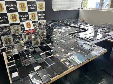 Polícia Civil faz operação contra receptadores de celulares roubados