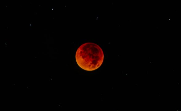 Lua de sangue poderá ser vista na madrugada de hoje