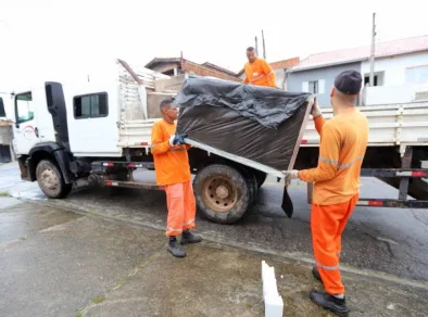 Mais de 80 toneladas de lixo são recolhidas pelo Cata-Treco em Jacareí