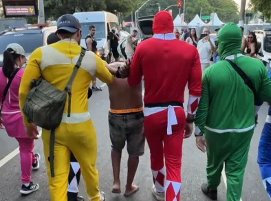 ‘Power Rangers’ prendem homem furtando celulares