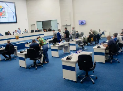 Vereadores da oposição votam com base aliada e aprovam Pelom que altera destinação de áreas verdes e institucionais em São José