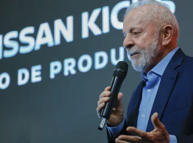 Lula diz que “país não pode viver eternamente de Bolsa Família”