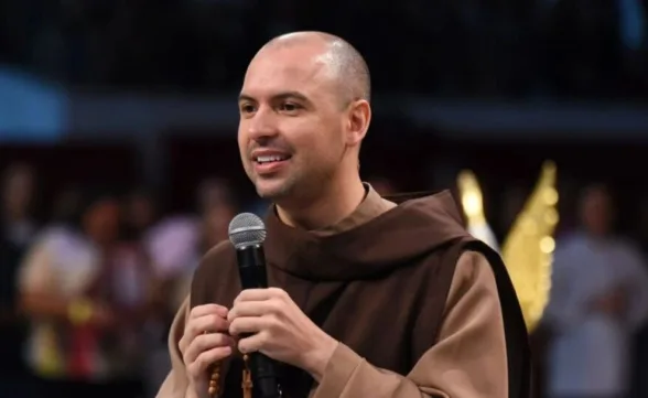 Frei Gilson conduzirá reza do Santo Rosário direto da Canção Nova