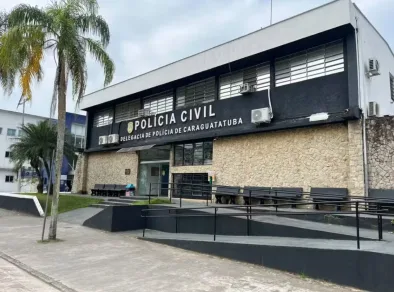 Homem é morto a tiros na praça do Perequê Mirim em Caraguatatuba 