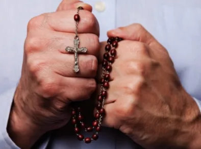 Número de católicos no Brasil deve ser superado por evangélicos até 2032