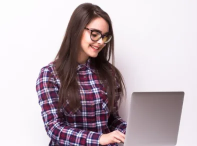 Coca-Cola oferece curso on-line gratuito com oportunidades de emprego