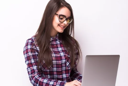 Coca-Cola oferece curso on-line gratuito com oportunidades de emprego