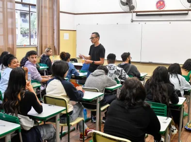 Governo de SP vai pagar R$ 544 milhões em bônus a professores e servidores da rede estadual de ensino