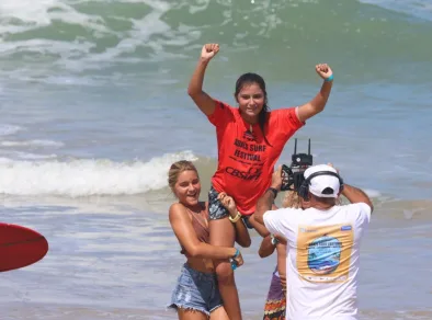 Surfista de Caraguá é campeã da 2ª etapa do Brasileiro de Longboard em Sergipe