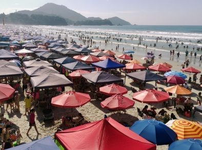 Ubatuba pode ter novas regras para o uso de tendas nas praias