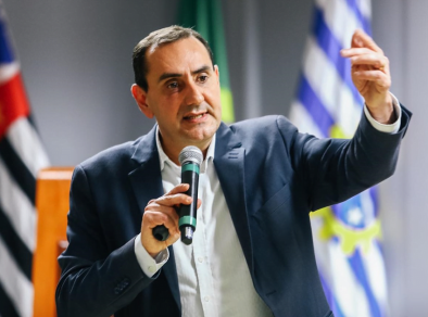 Prefeito Anderson Farias decreta luto oficial de sete dias pela morte do Papa Francisco
