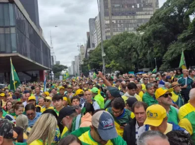 Ato com Bolsonaro na Av Paulista pede anistia para condenados do 08 de janeiro  