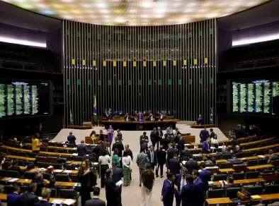 Câmara aprova aumento do número de deputados para 531  