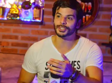 Apresentador Jonas Almeida revela diagnóstico de câncer de pulmão