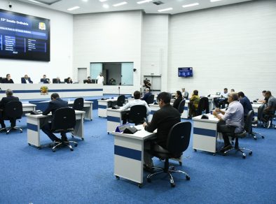 Vereadores da base aliada barram requerimento da oposição em São José