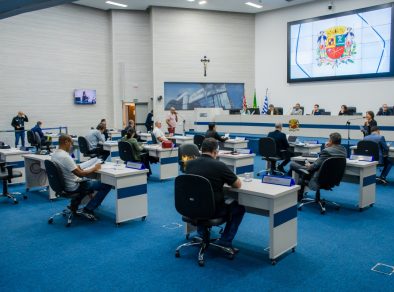 Vereadores da base aliada barram sete requerimentos da oposição em São José