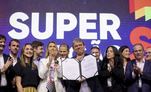 Governo de SP lança programa para atender 105 mil famílias em situação de extrema pobreza