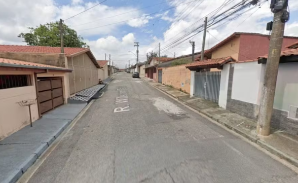 Homem é morto a tiros dentro do próprio carro em Taubaté  