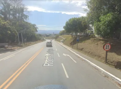 Homem morre após colidir moto contra barranco em rodovia de Cunha